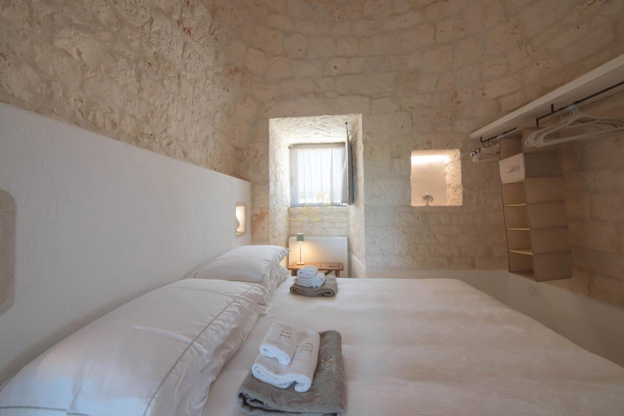 Td I Coni Di Pinure Trulli With Scenic Valley View Villa Martina Franca Buitenkant foto