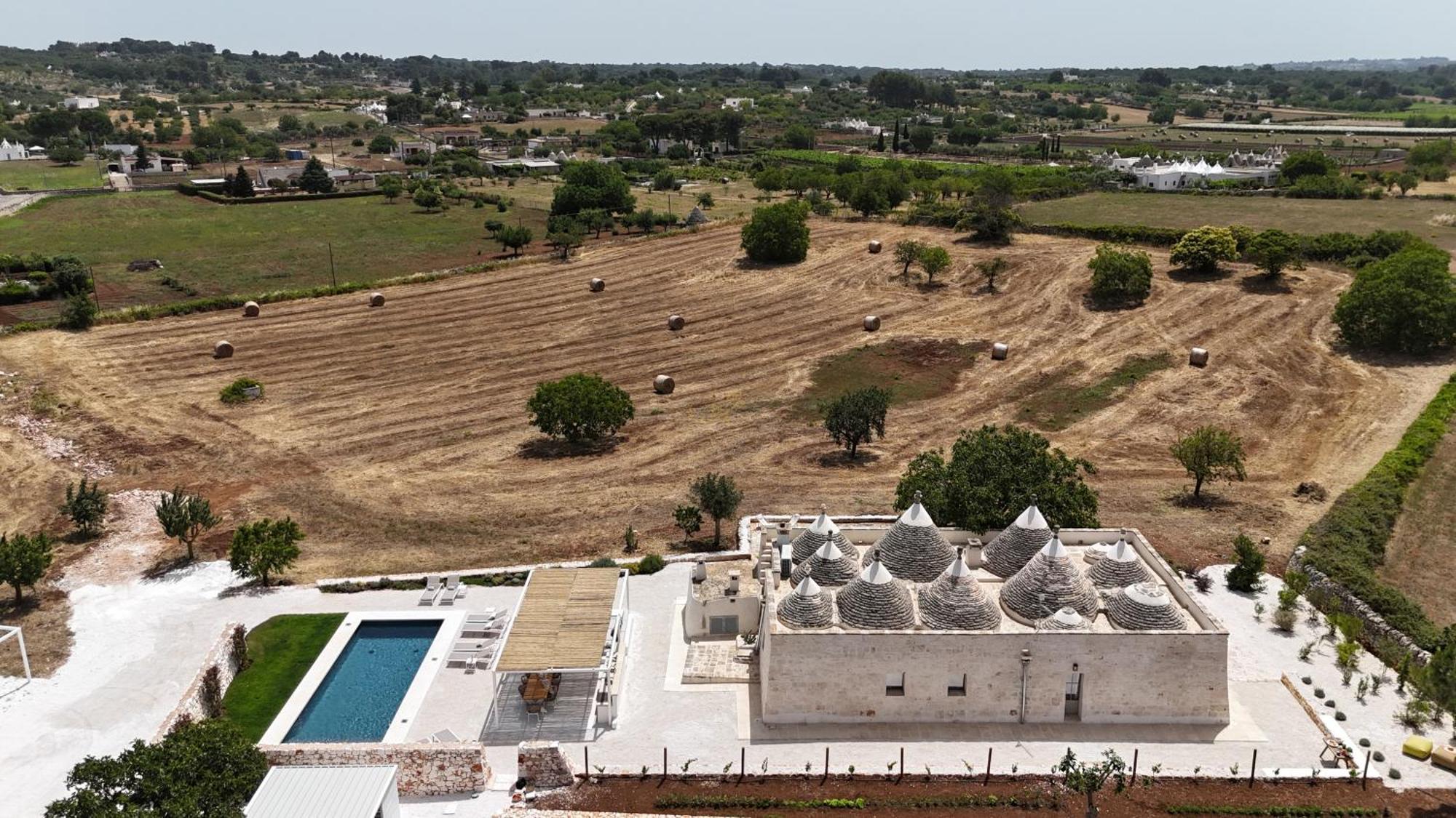 Td I Coni Di Pinure Trulli With Scenic Valley View Villa Martina Franca Buitenkant foto